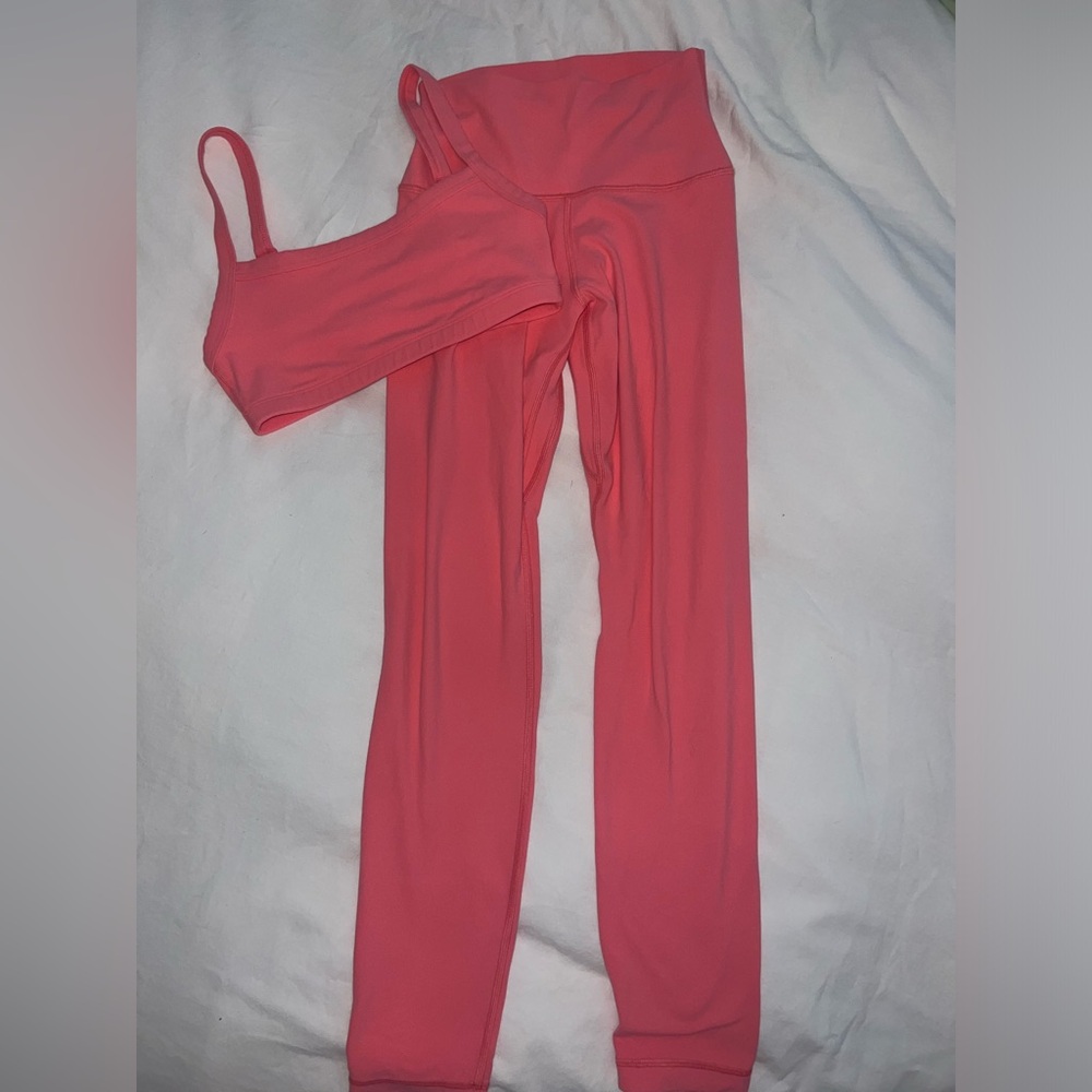 Aritzia Workout SET (Butter New Cheeky HiRise Legging/ Butter Tumbler Bra Top)